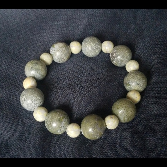 CLOSET CLOSEOUT Connemara Marble Bead bracelet - Picture 1 of 4